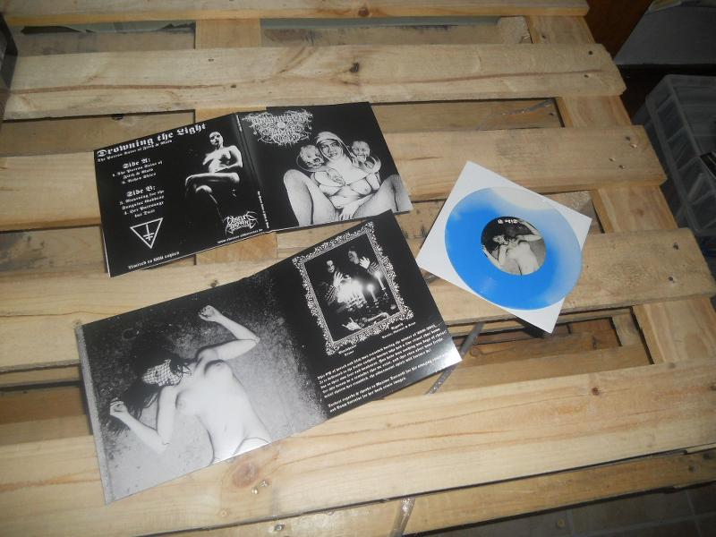 Drowning The Light - The Patron Saint Of Filth & Mold (coloured vinyl+T-shirt,Lim. 50)