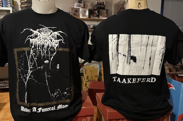 DARKTHRONE -Under a funeral moon